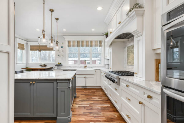 Remodeled-Kitchen-4-Reasons-Why-Remodeling-Your-Kitchen-is-Worth-it-600x400